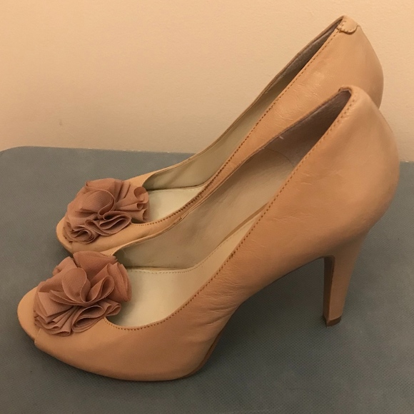 Nine West Nude Peep Toe Pumps - Picture 2 of 8